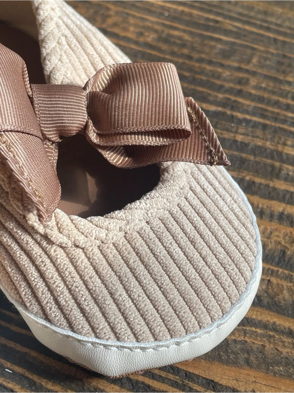 Old Navy Kids 18-24 month Ballet Flats with Bow - Beige, new